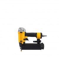 Pistol pneumatic pentru cuie